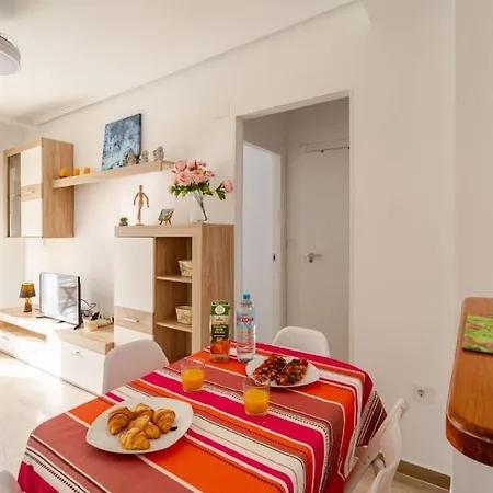 Apartment Petit Cocon - Piscine - 5 Minutes A Pied Torrevieja
