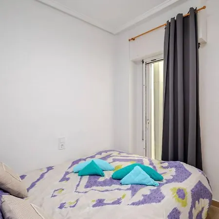 Apartment Petit Cocon - Piscine - 5 Minutes A Pied Torrevieja